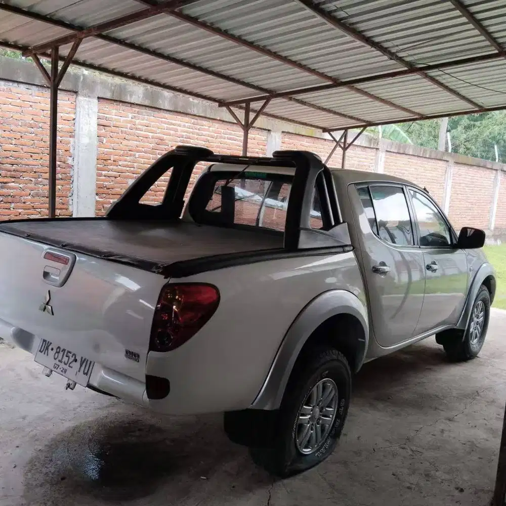 MItshubishi Strada CR 2.5A DCMT (2011)