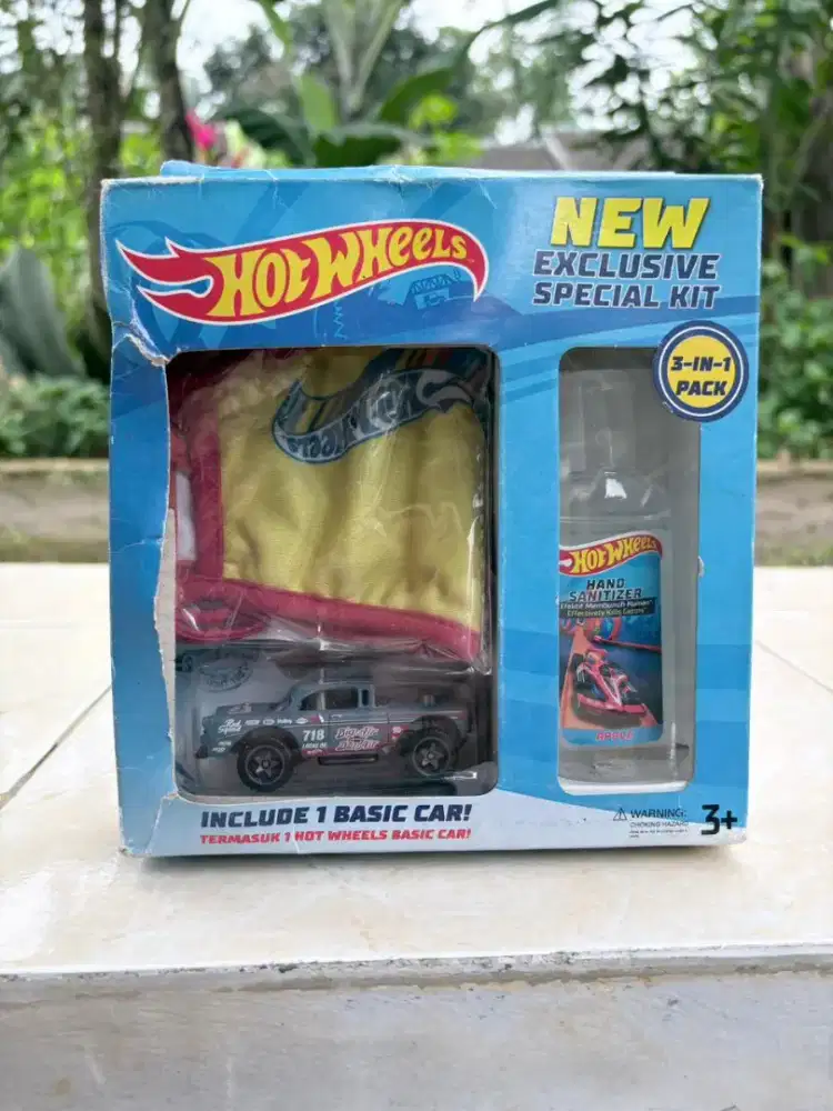 Hot Wheels 3-in-1 Special Kit (Mobil + Masker + Sanitizer ) – Gratis!