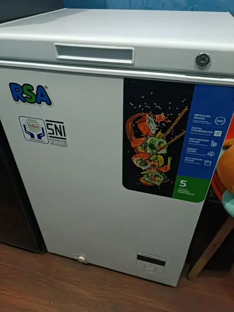 Dijual freezer merk RSA kondisi bagus