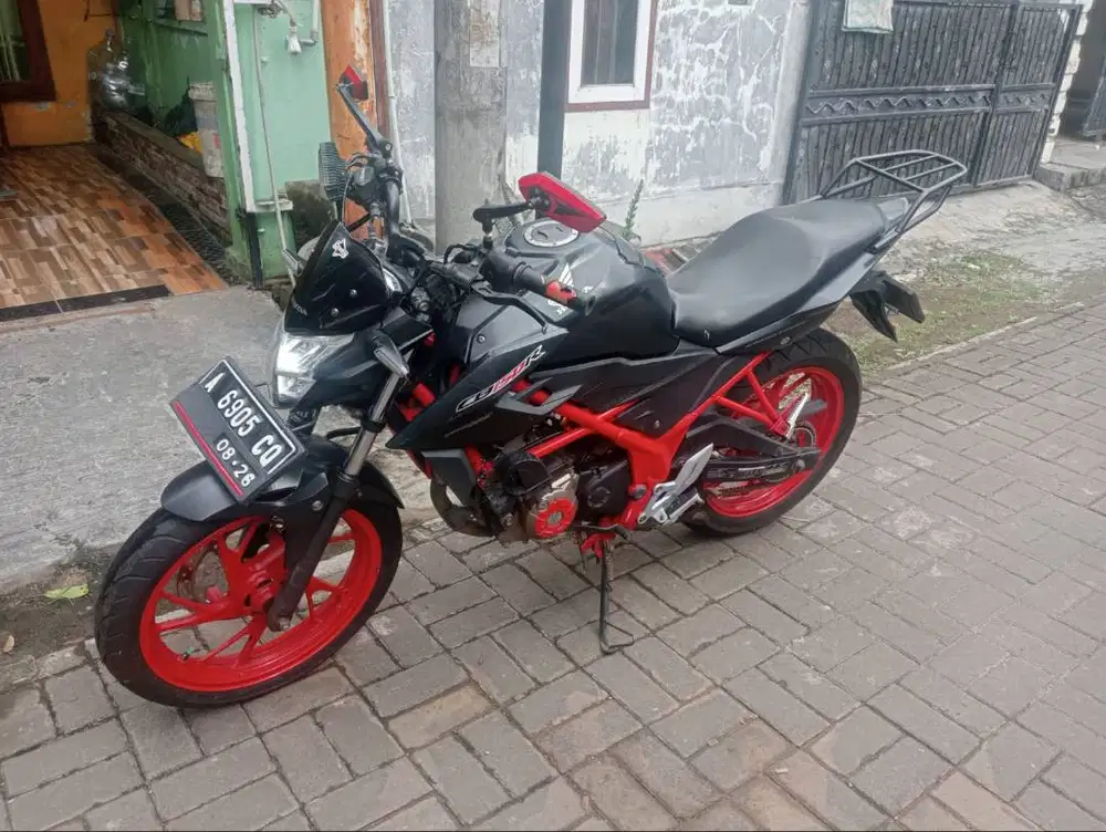 HONDA CB150R 2016