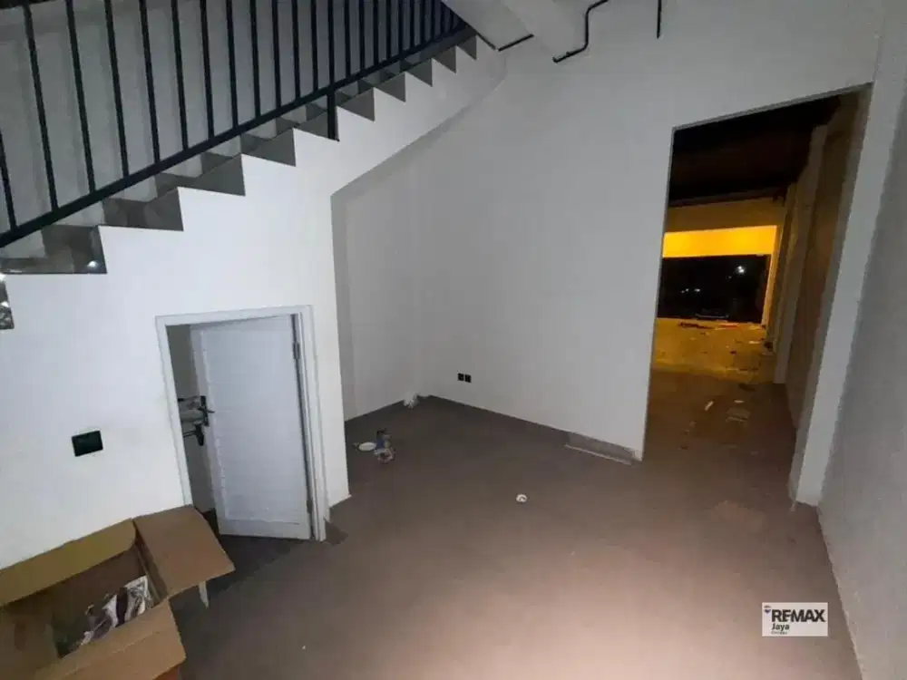 Overcontract 2 Storey Shop For Rent In Sunset Road, Kuta