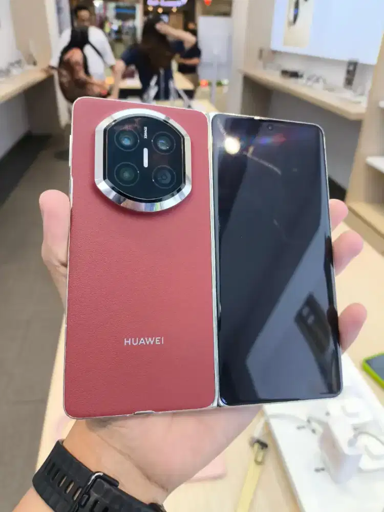 Pre-Order Huawei Mate X7 free Huawei GT5 Pro