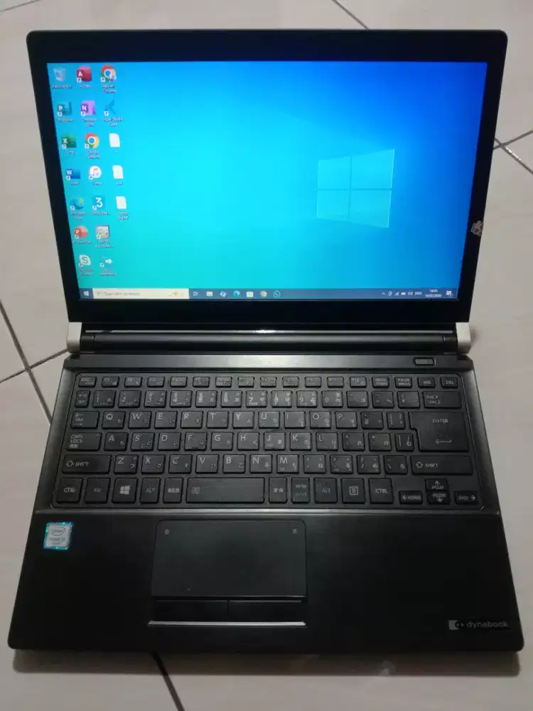 Toshiba dynabookR73/D