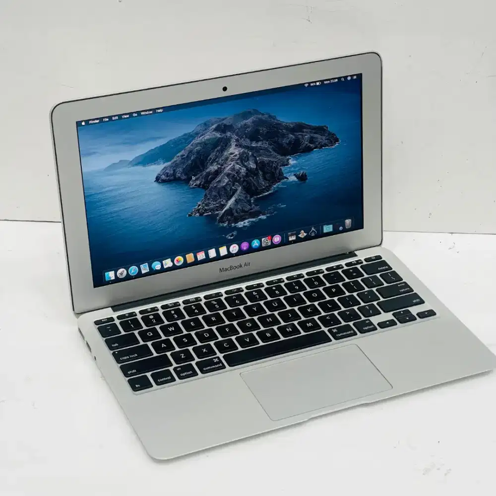 Macbook Air 2012 11,6 inch core i5 RAM 4 SSD 128 GB