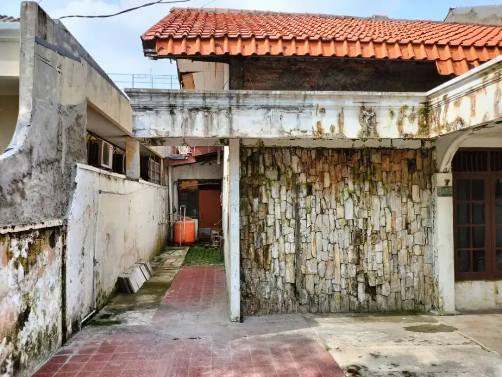 Dijual Rumah Tua Hitung Tanah Palapa, Kedoya Jakarta Barat