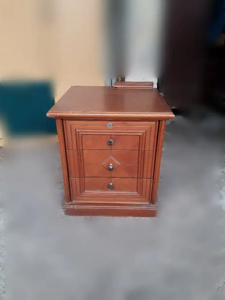 Nakas kayu 3 laci