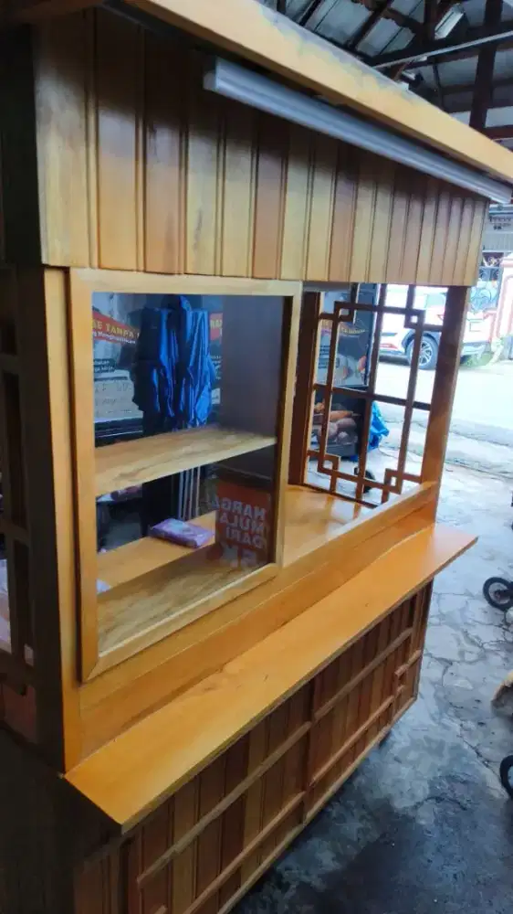Gerobak jualan kayu