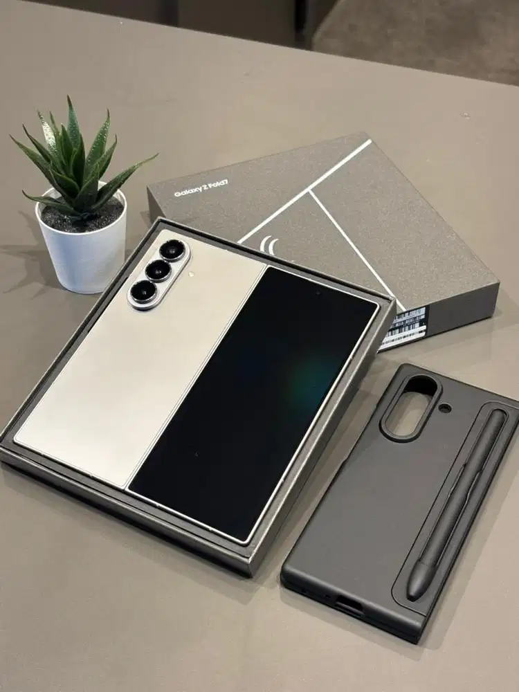 Samsung Z Fold 7 12/512Gb silver free case