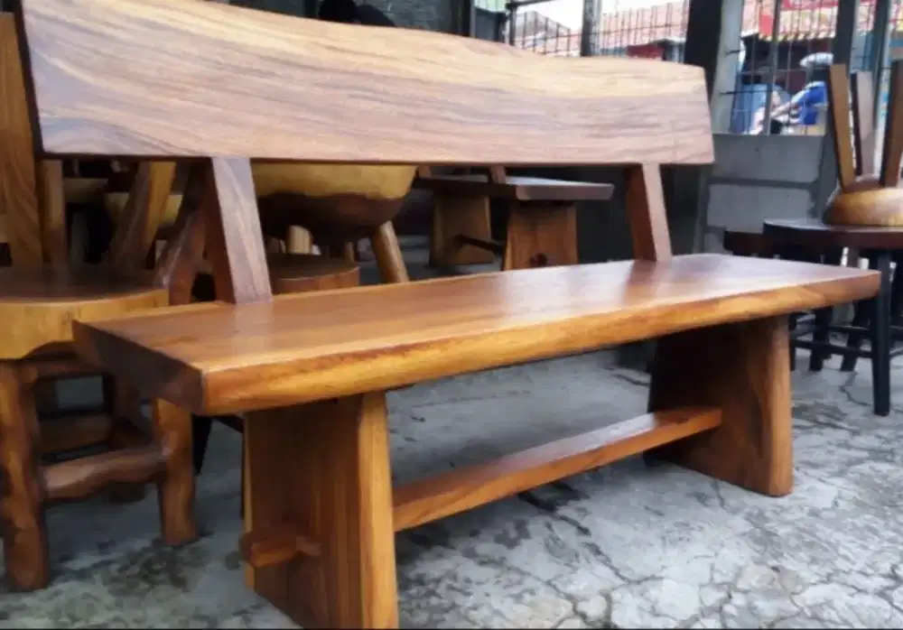 Bangku sandaran kayu utuh alami