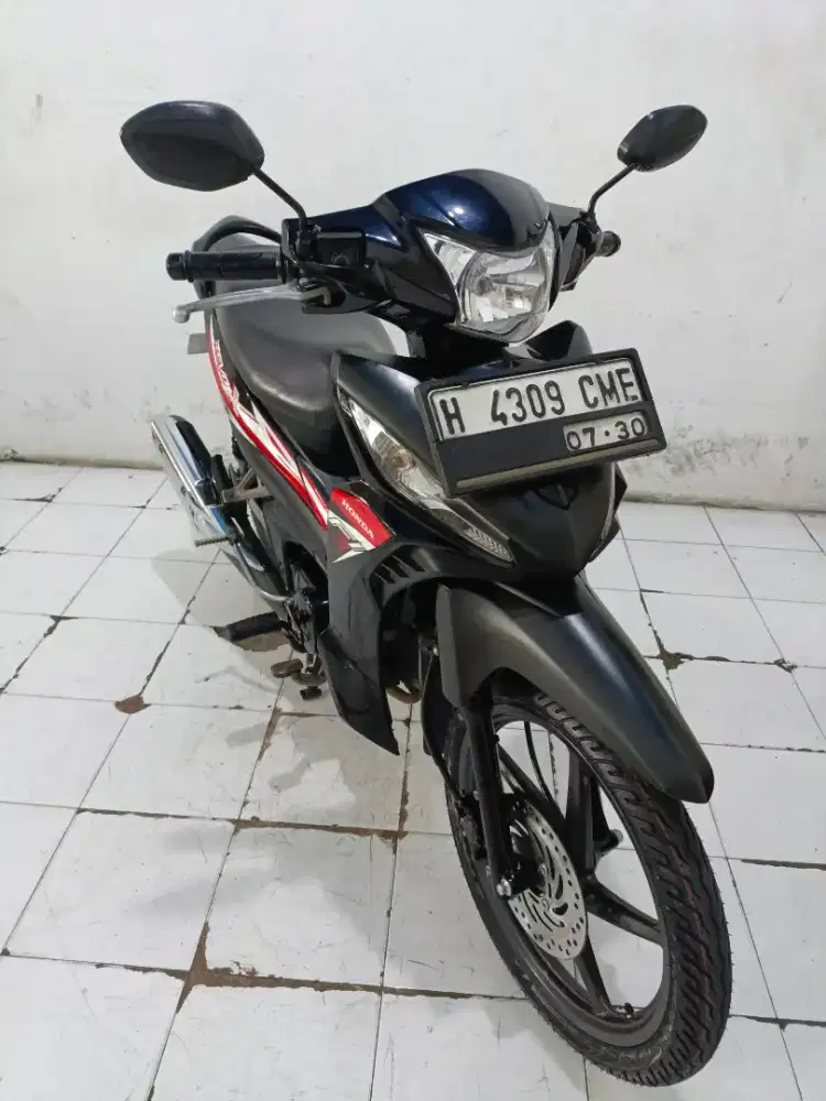 revo x 2025 hitam
