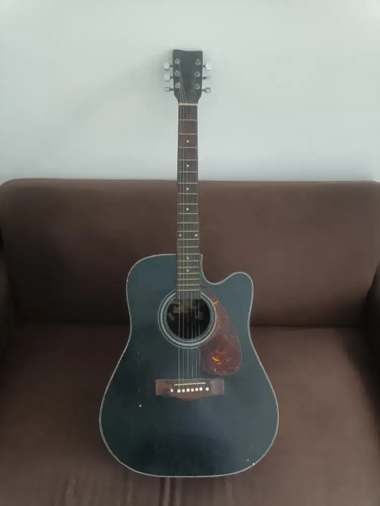 Gitar body gede ga tau merk apa, Nego