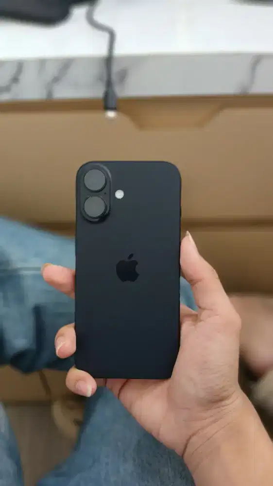 Iphone 16 black ibox