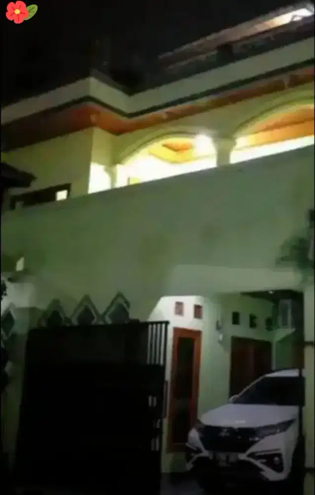 Sewa/jual rumah murah,kokoh tiga lantai,di komplek depok strategis