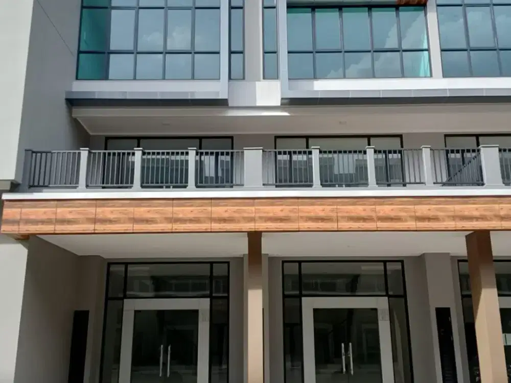 Dijual Ruko Crystal Boulevard 3 Lantai, Luas Tanah 75M2, Bebas Banjir, bisa KPR, Akses 6Km Dari Tol Bekasi Timur Summarecon Bekasi