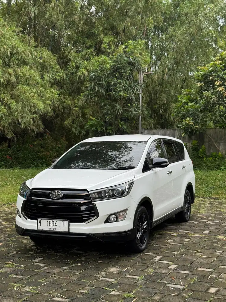 Toyota Kijang Innova Venturer Diesel AT 2017