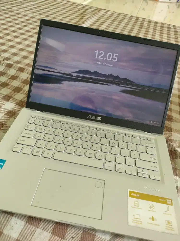 DIJUAL LAPTOP ASUS VIVOBOOK CORE I3