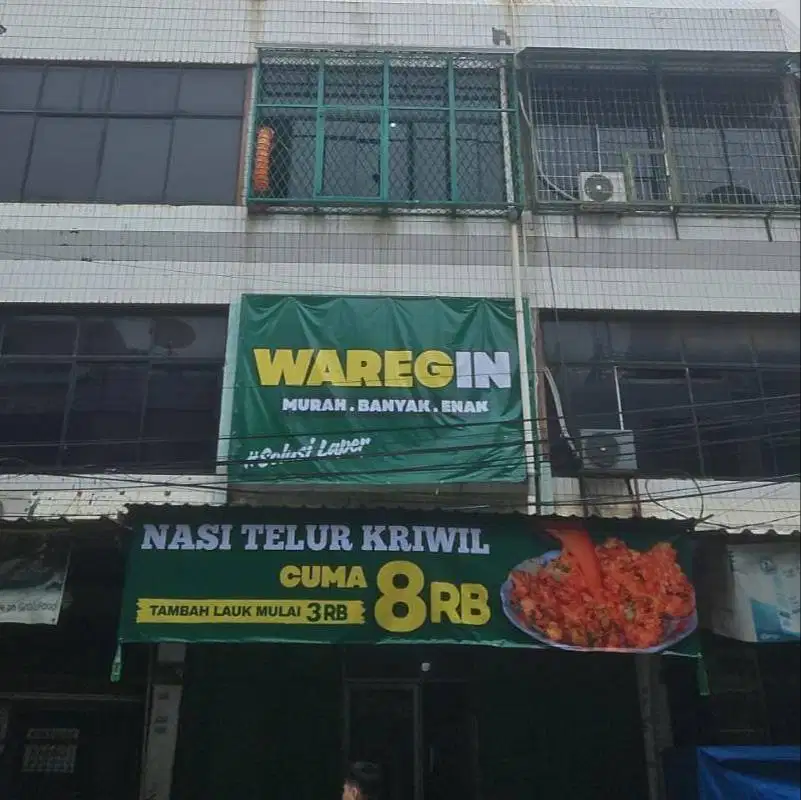 Karyawan Staff Outlet