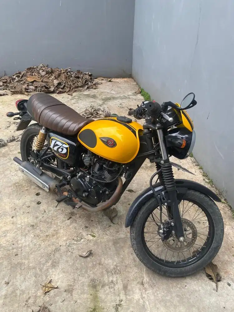 Kawasaki w175 cafe