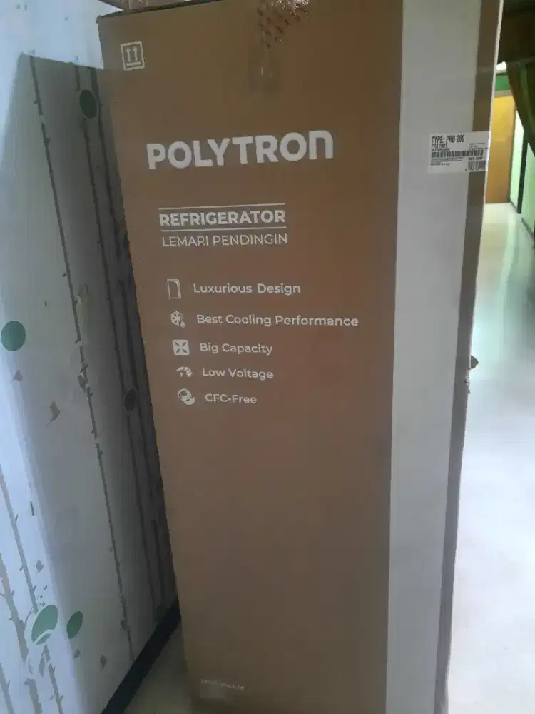 Kulkas 2 pintu baru masih segelan polytron