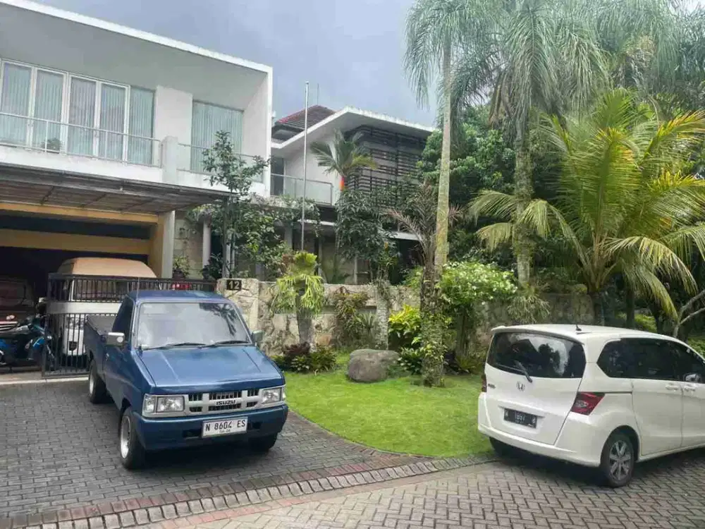 RUMAH MEWAH ARAYA KOTA MALANG