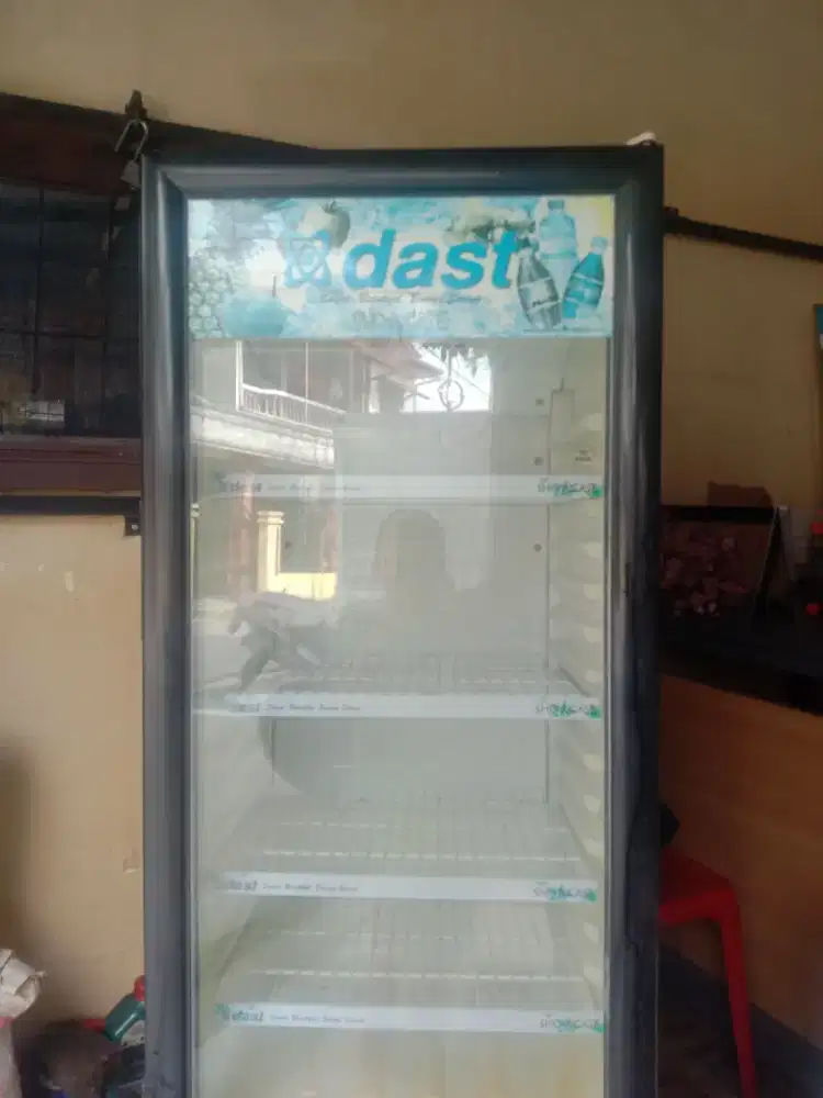 Jual  pendindin minuman snowcase bekas