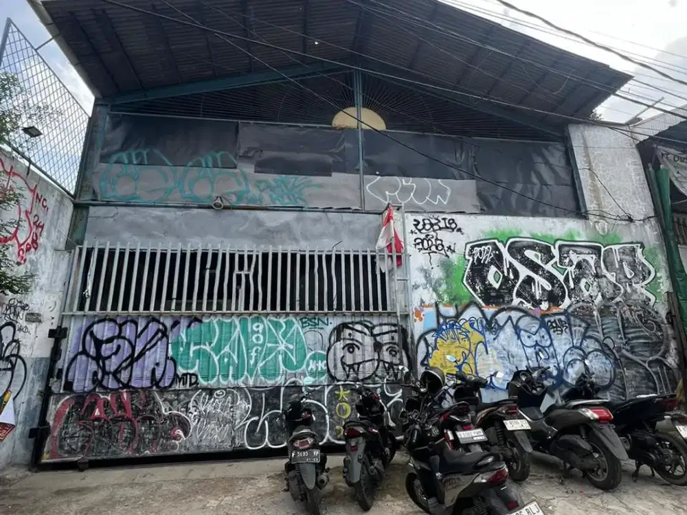 Gudang Strategis di Jalan Raya Pos Pengumben Jakarta Barat