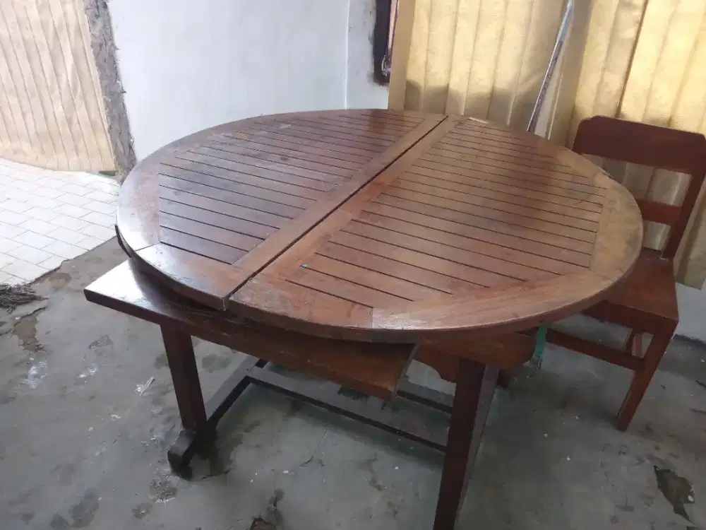 Meja Makan Kayu Jati Bundar Diameter 120 cm – Kokoh & Elegan