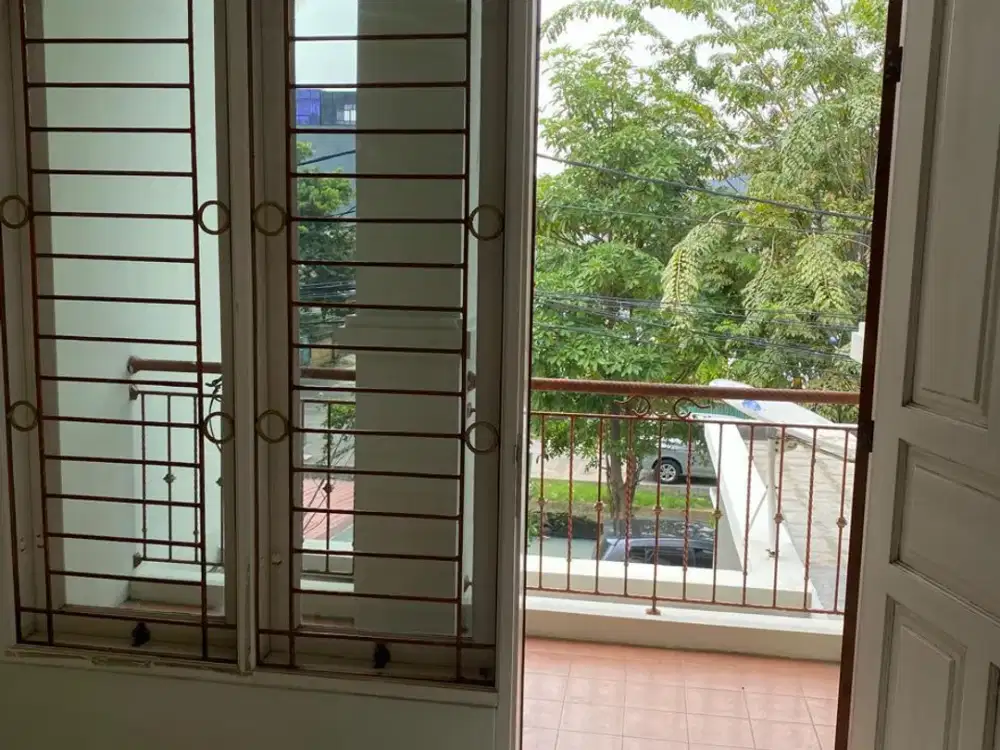 Rumah 2 lantai di Jakarta Barat. Strategis dan bebas banjir