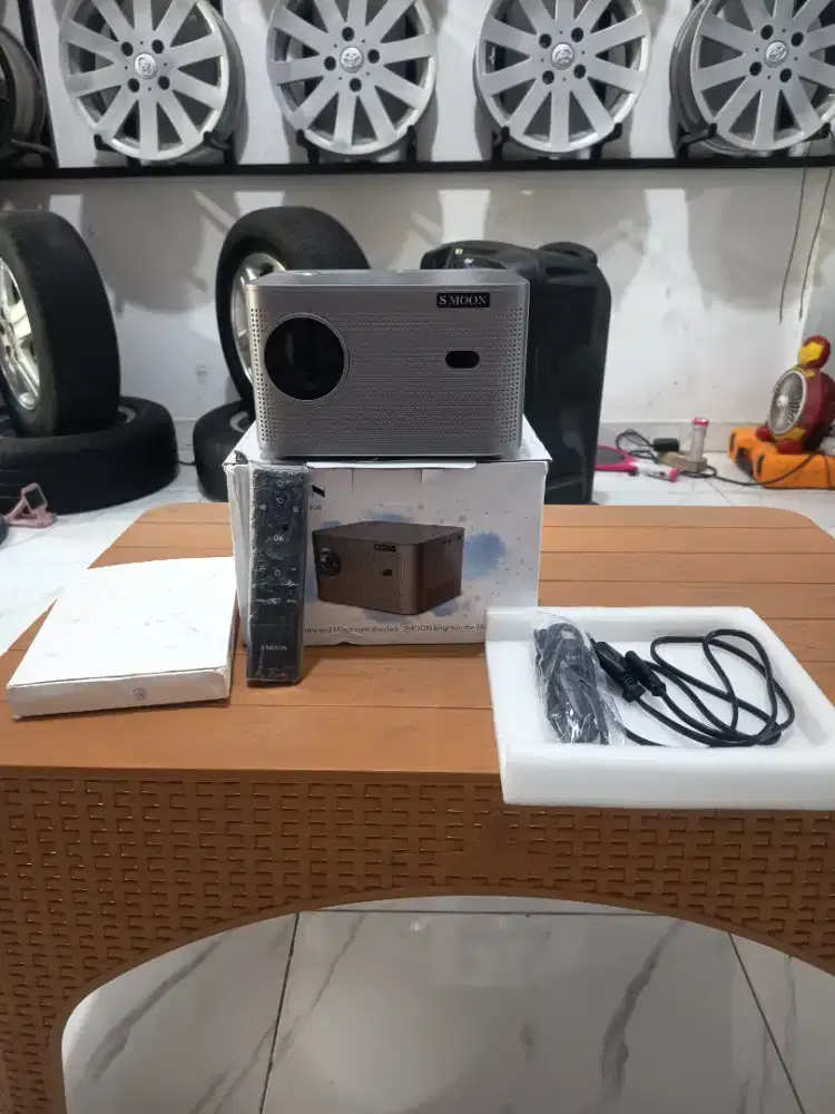 Dijual Rugi Smoon 350 Smart Proyektor LCD TV Android 11