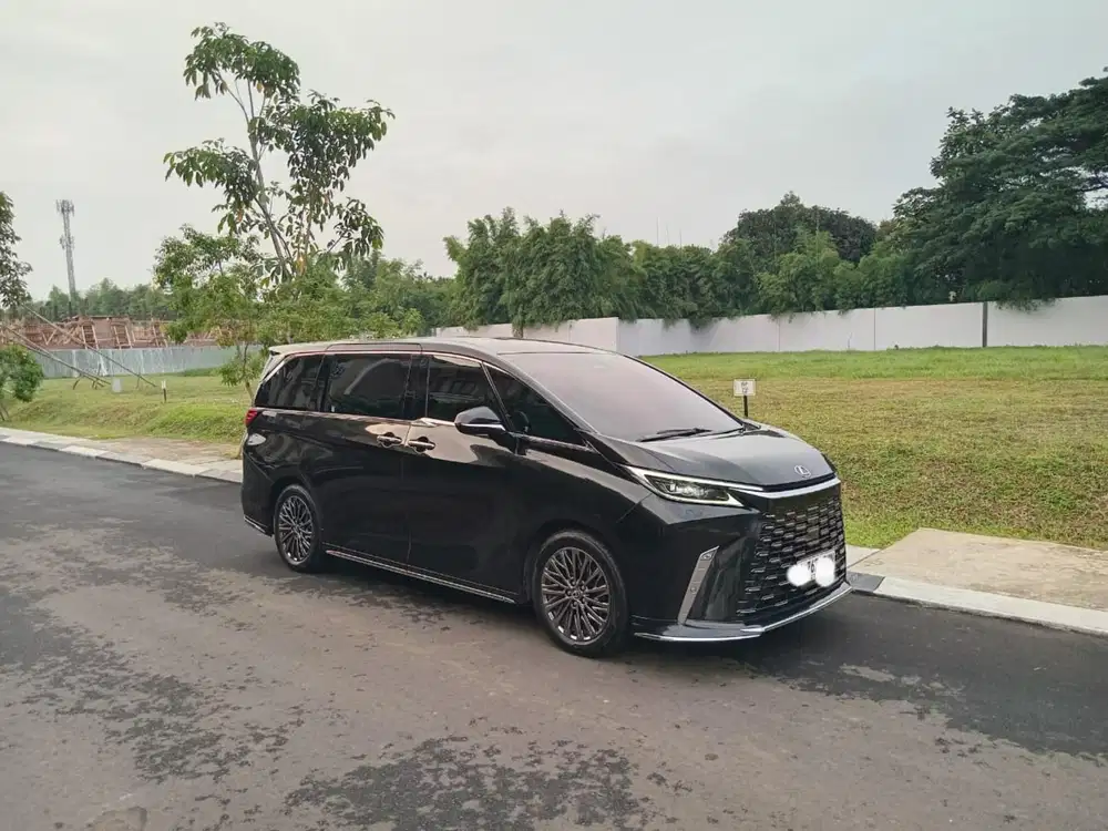 LEXUS LM350 HYBRID AT 2023 KM 17RB