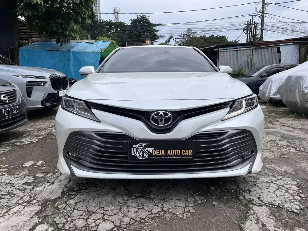 Toyota Camry 2.5 V AT 2019 Super Low KM 31Ribu Record Putih on Hitam