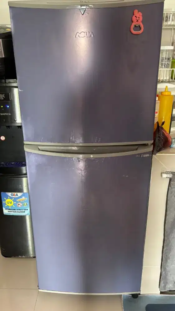 kulkas merk aquos msh bagus dan dingin dilapisi skotlet biar awet