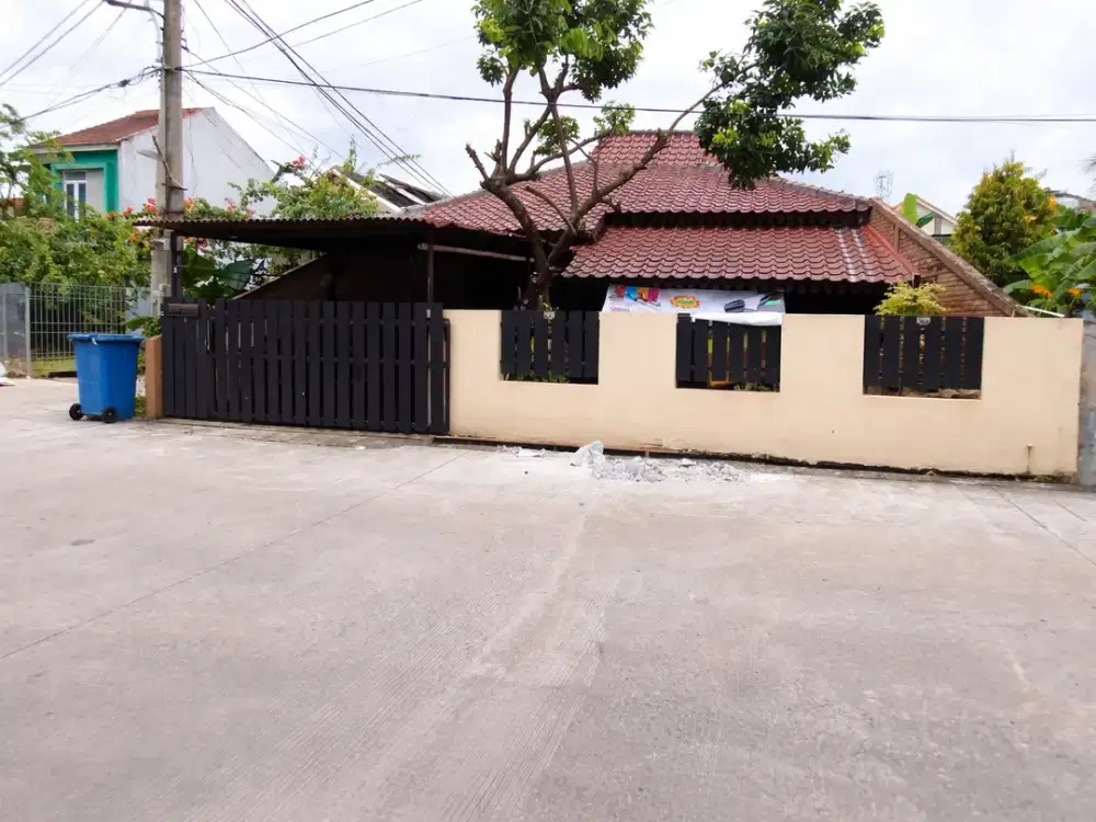 Rumah bagus dan kokoh di komplek Jakarta Timur