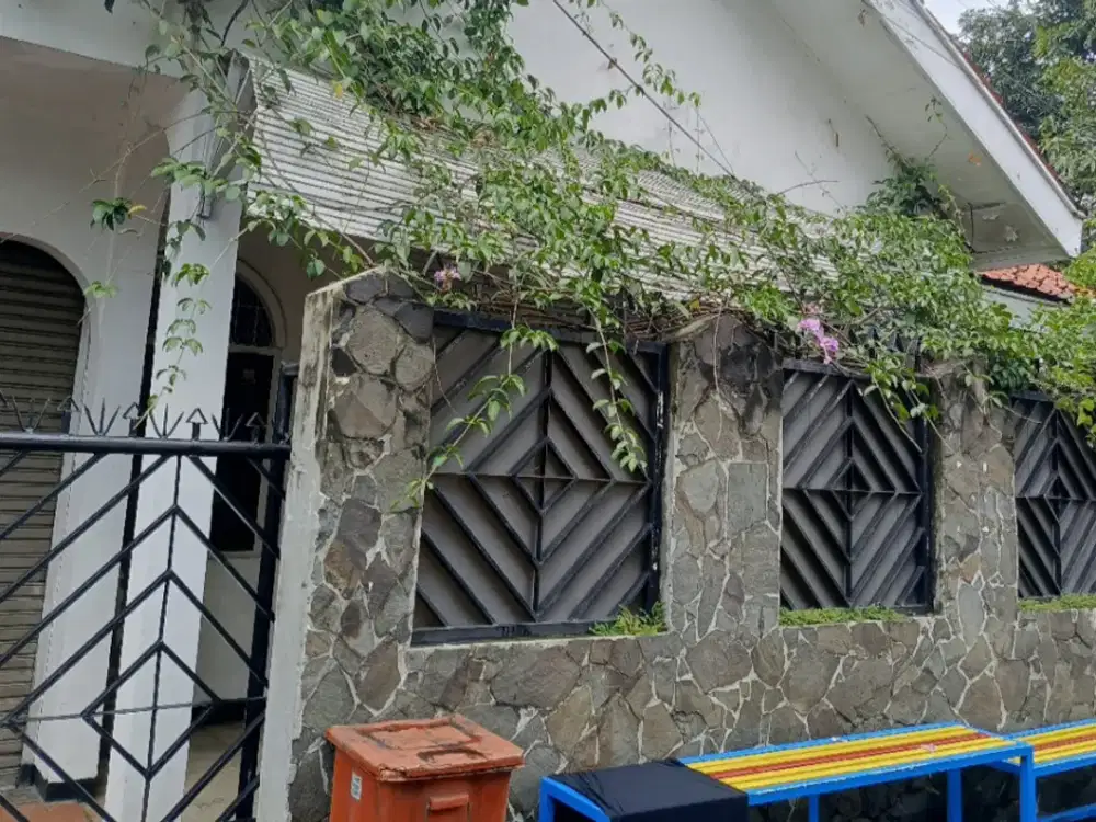 Rumah Ex Klinik – Potensi Kos & Usaha di Ulujami