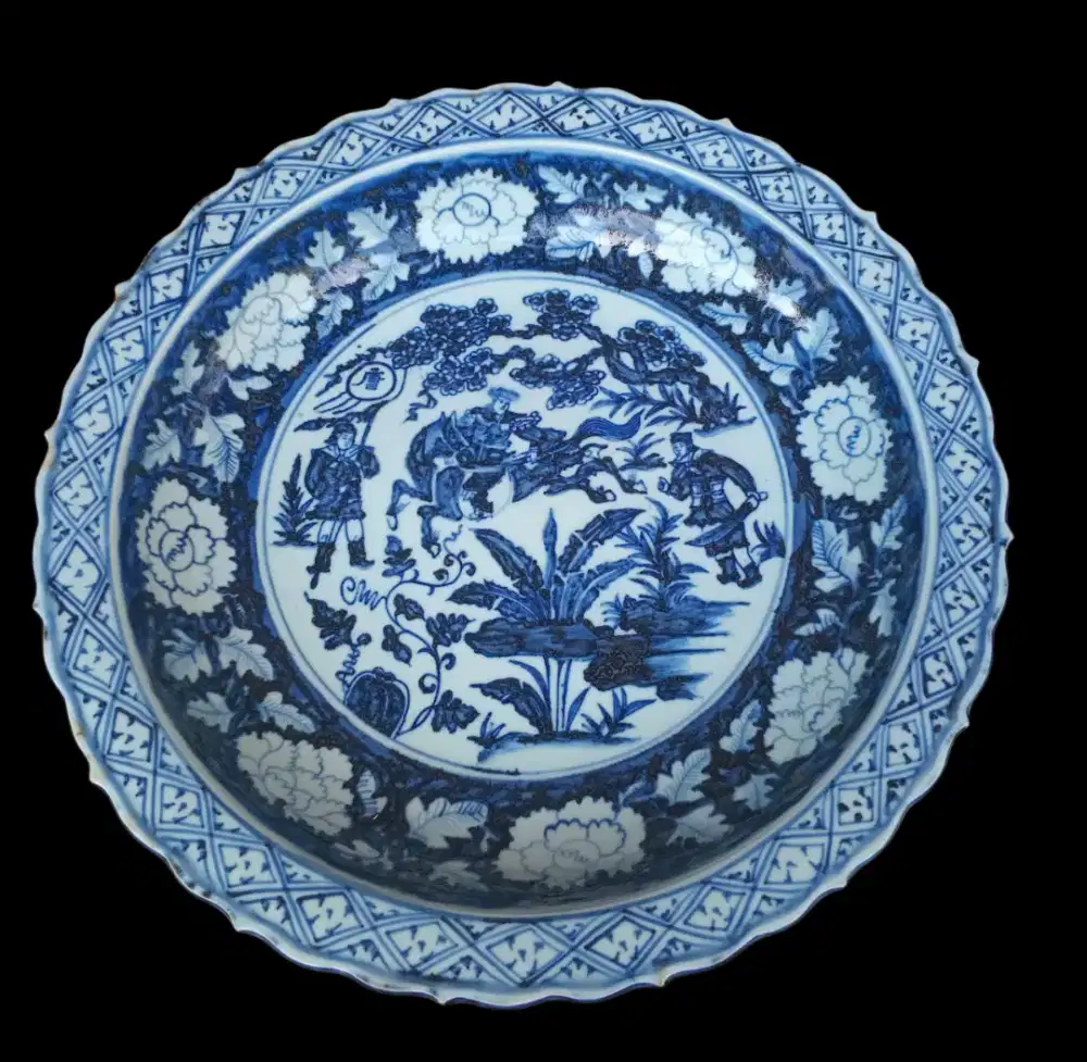 Piring koleksi biruputih