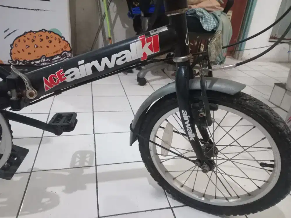 Sepeda second lipat merk air walk