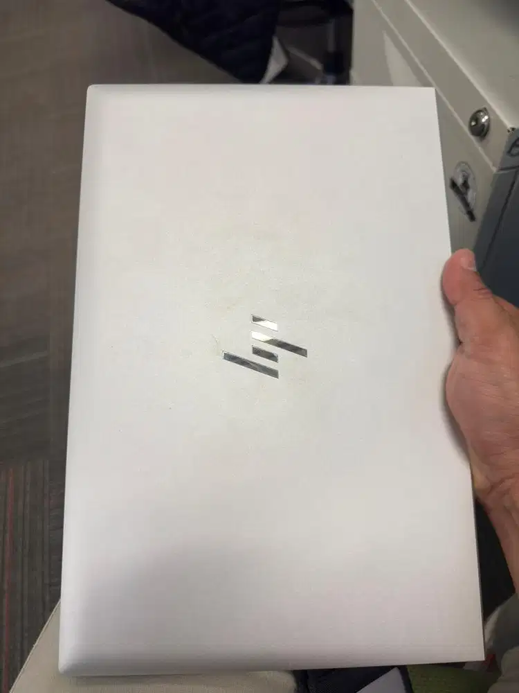 HP elitebook 830 G7 like new