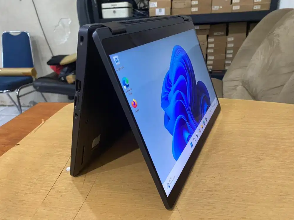 DELL Latitude E5300 2in1 Core i5Gen8 Ram 16GB SSD 256GB slimTouchscren