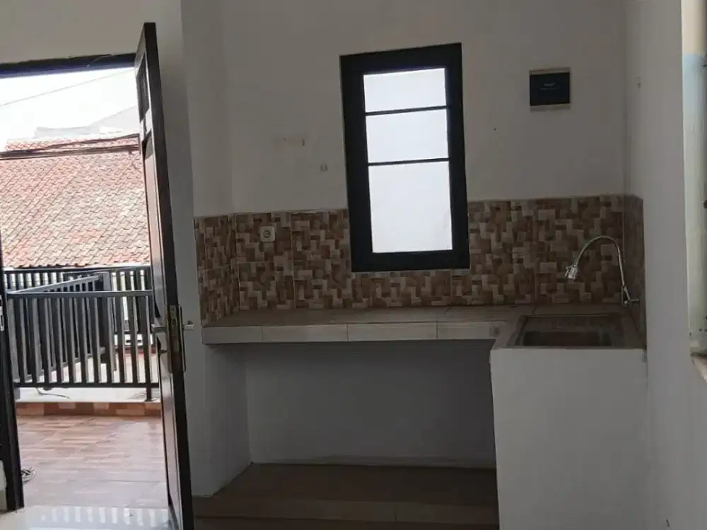 Dijual Rumah Kost 2 Lantai Lokasi Strategis di Harapan Indah 1, Bekasi