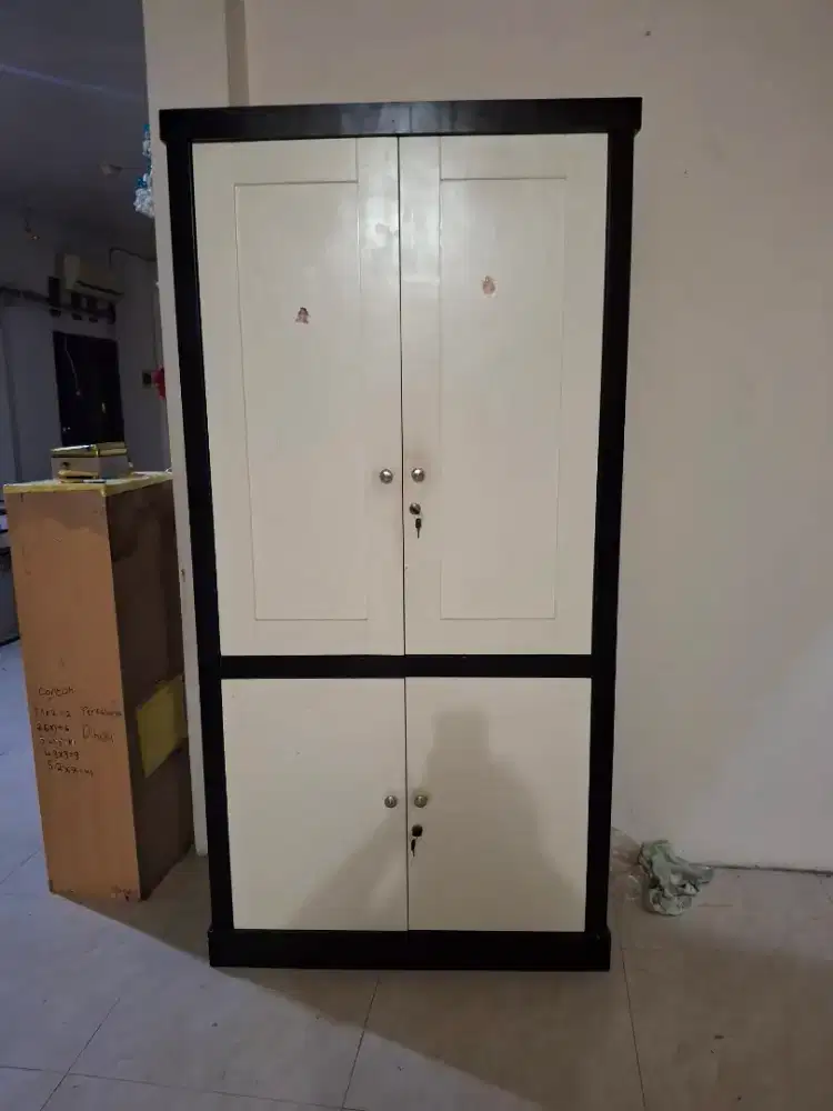 lemari kayu serbaguna