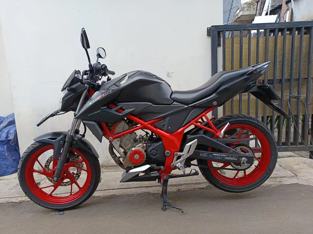 For sale cb150R 2016 lengkap bagus