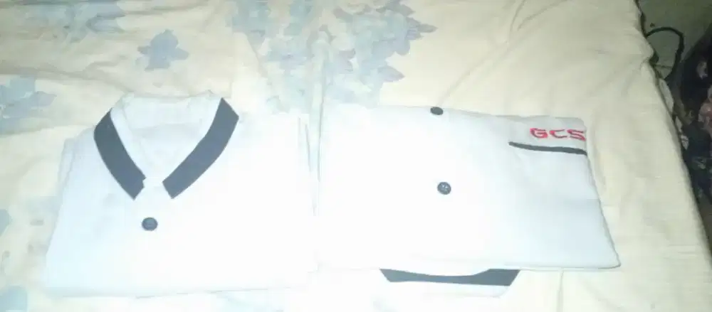 Judul pakaian seragam kerja