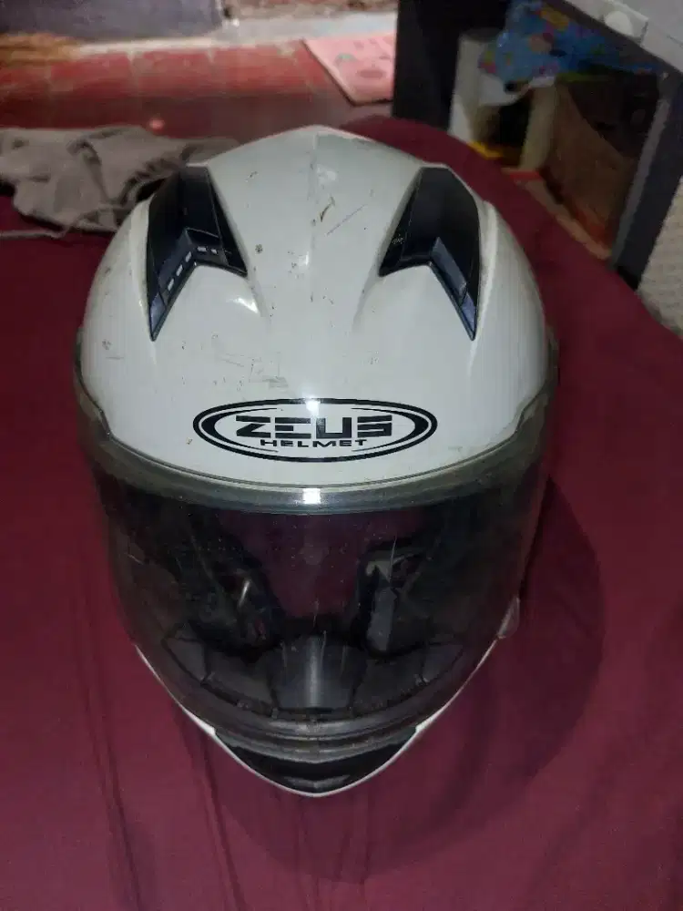 Helm Zeus Zs 811c