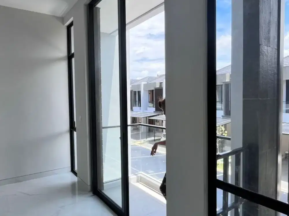 Disewa Rumah Baru Semifurnish 3+1 KT Kuningan Village Pik 2