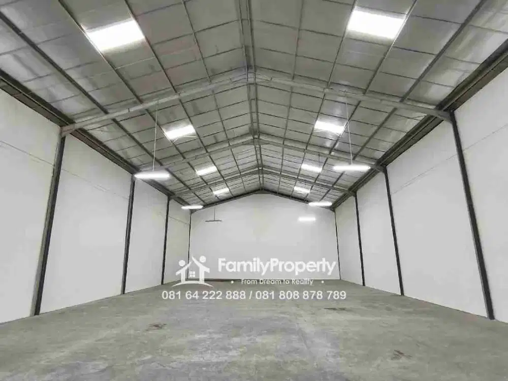 Gudang Siap Pakai di Arteri Yos Sudarso, Semarang