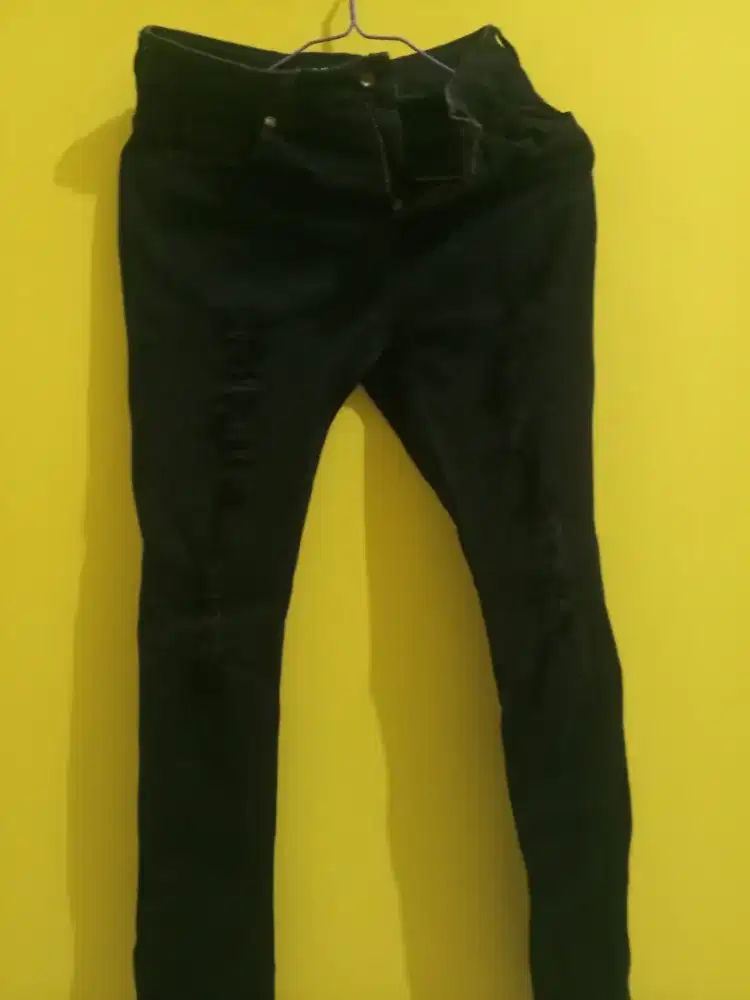 celana jeans robek preloved