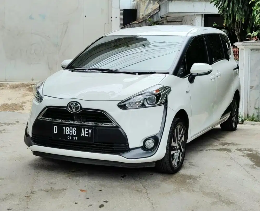 LowKM 73rb Toyota SIENTA V 1.5 AT 2016 RECORD TOYOTA, BANDUNG