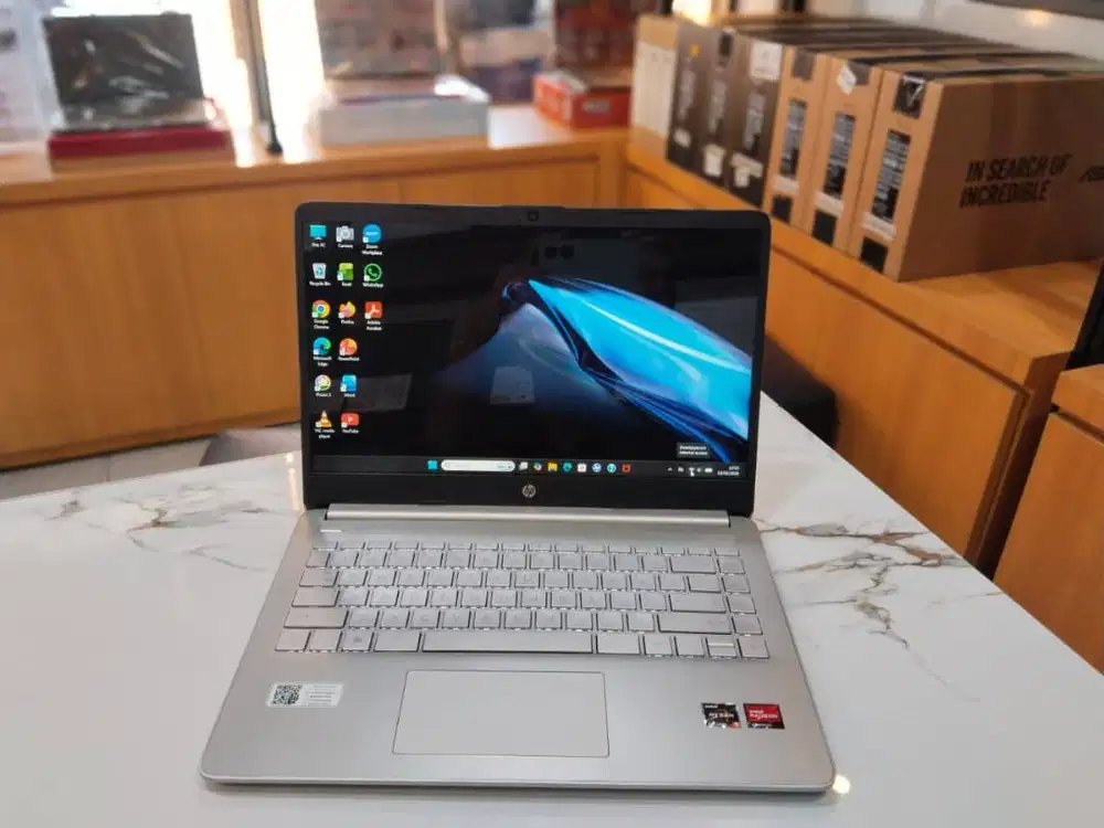 HP 14S-FQ1135AU RYZEN 5-55OOU/RAM 16GB/SSD 512GB/SPEK OKE LIKE NEW