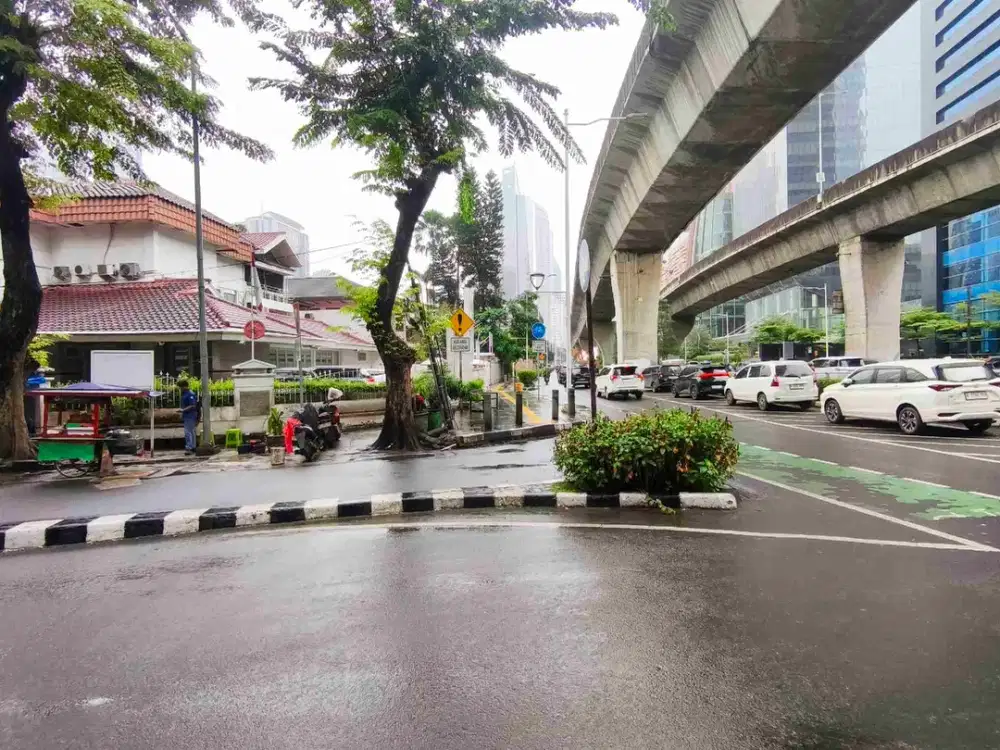 GEDUNG KANTOR   SUPER PREMIUM DAN STRATEGIS DI KAWASAN BISNIS PROF. DR. SATRIO, KUNINGAN JAKARTA SELATAN