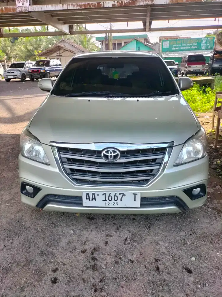 Innova 2,5 V 2013 akhir